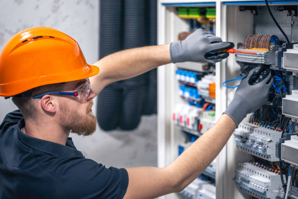 Best Ceiling Fan Installation Electrician  in Algona, WA